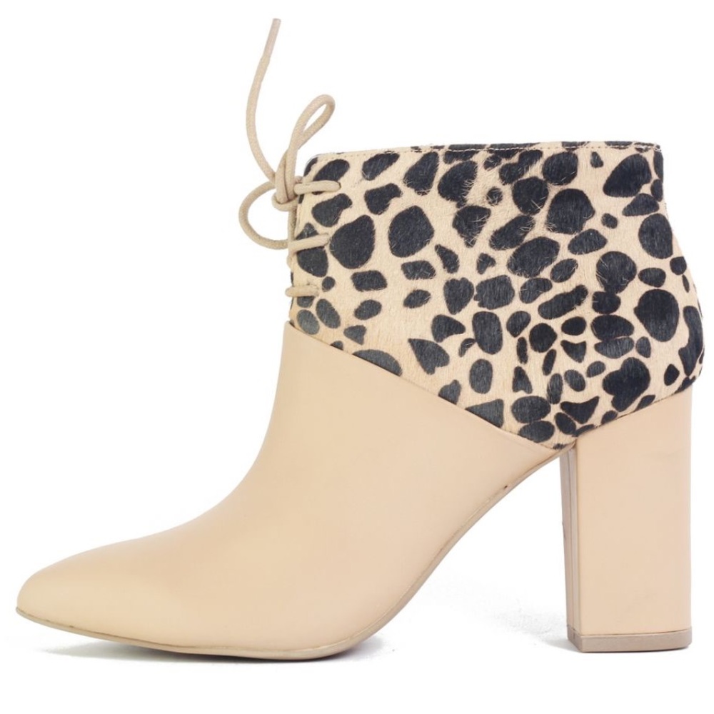 Seychelles Nonchalant Leather Cheetah Pony Hair Lace Up Booties Women’s Size 8